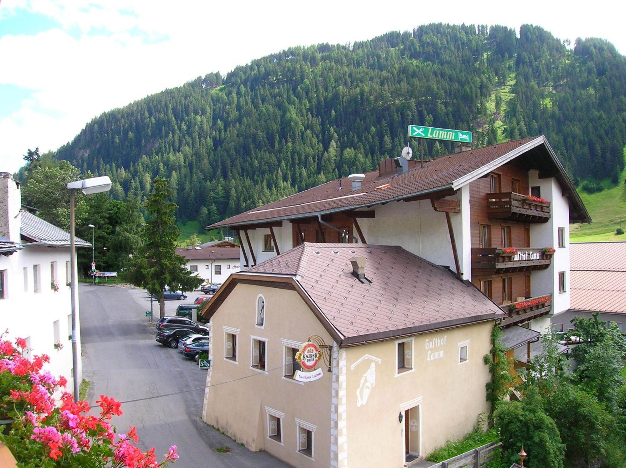 Hotel Garni Lamm Nauders Buitenkant foto