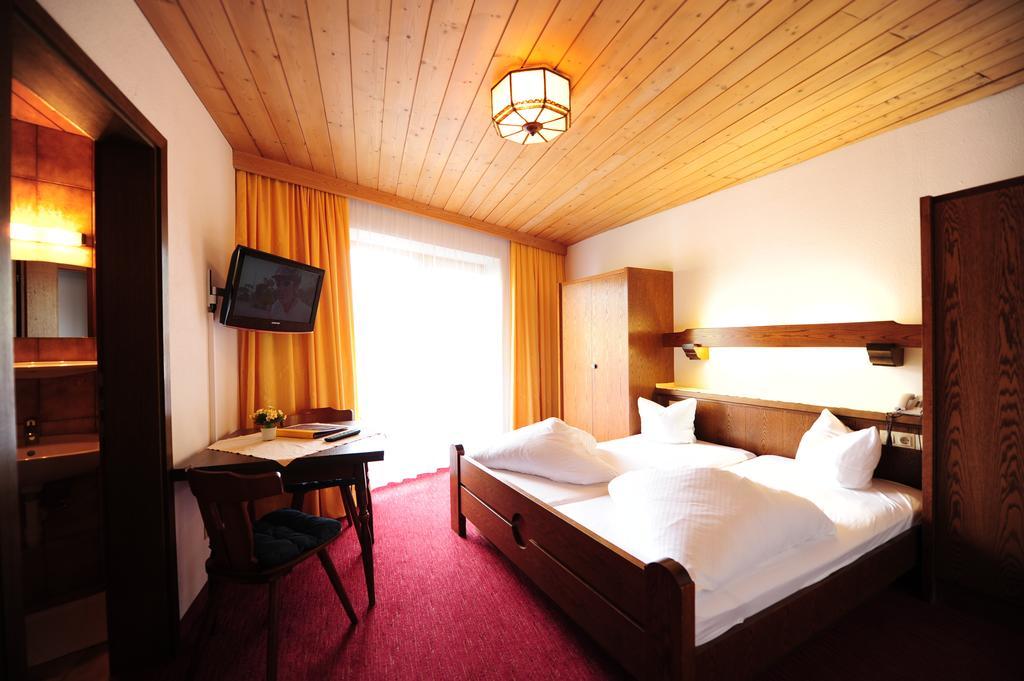 Hotel Garni Lamm Nauders Kamer foto
