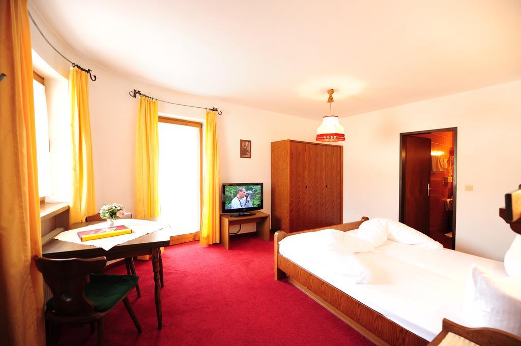 Hotel Garni Lamm Nauders Kamer foto