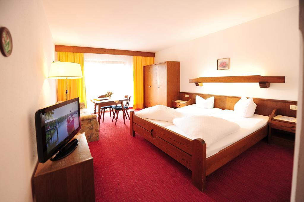 Hotel Garni Lamm Nauders Kamer foto