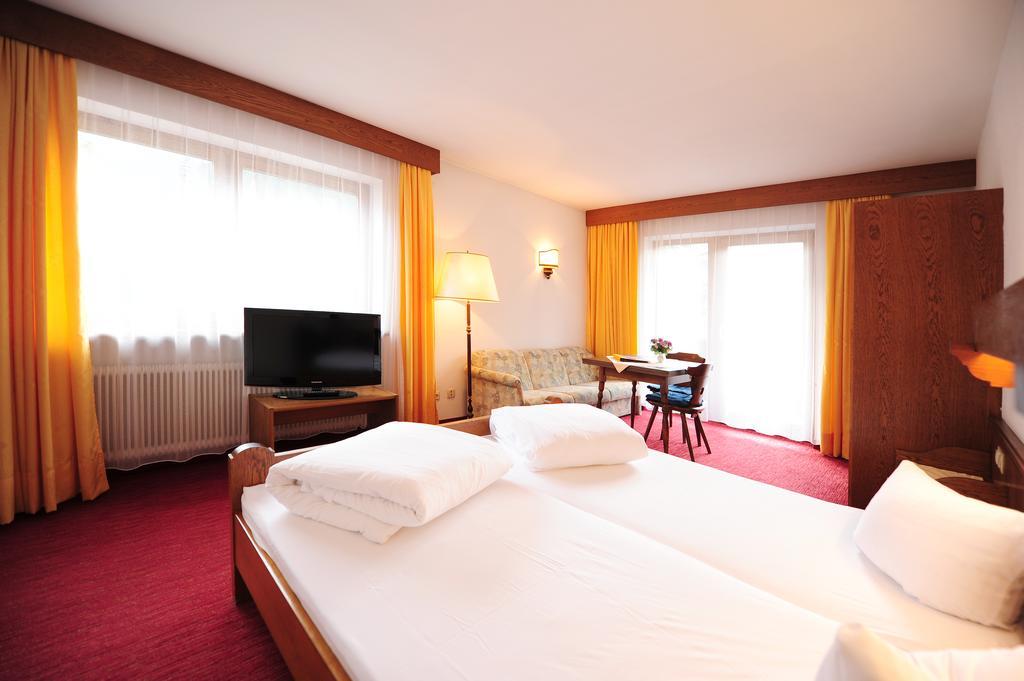 Hotel Garni Lamm Nauders Kamer foto